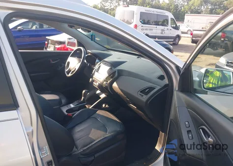 2015 Hyundai Tucson Limited z USA, uszkodzony, nr VIN KM8JUCAG2FU976168